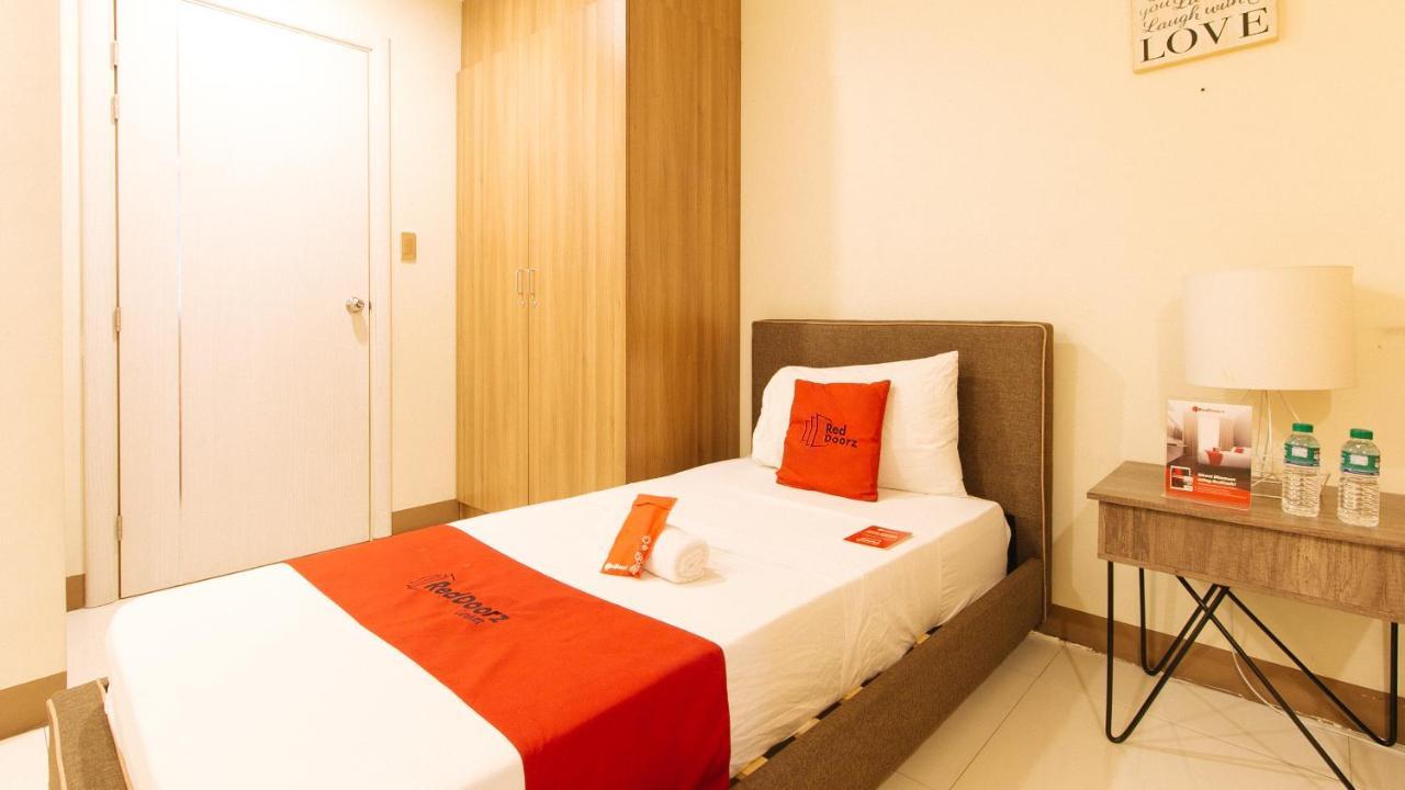 Reddoorz Plus @ Kamuning Quezon City Bagian luar foto